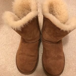 UGG Bailey Button II